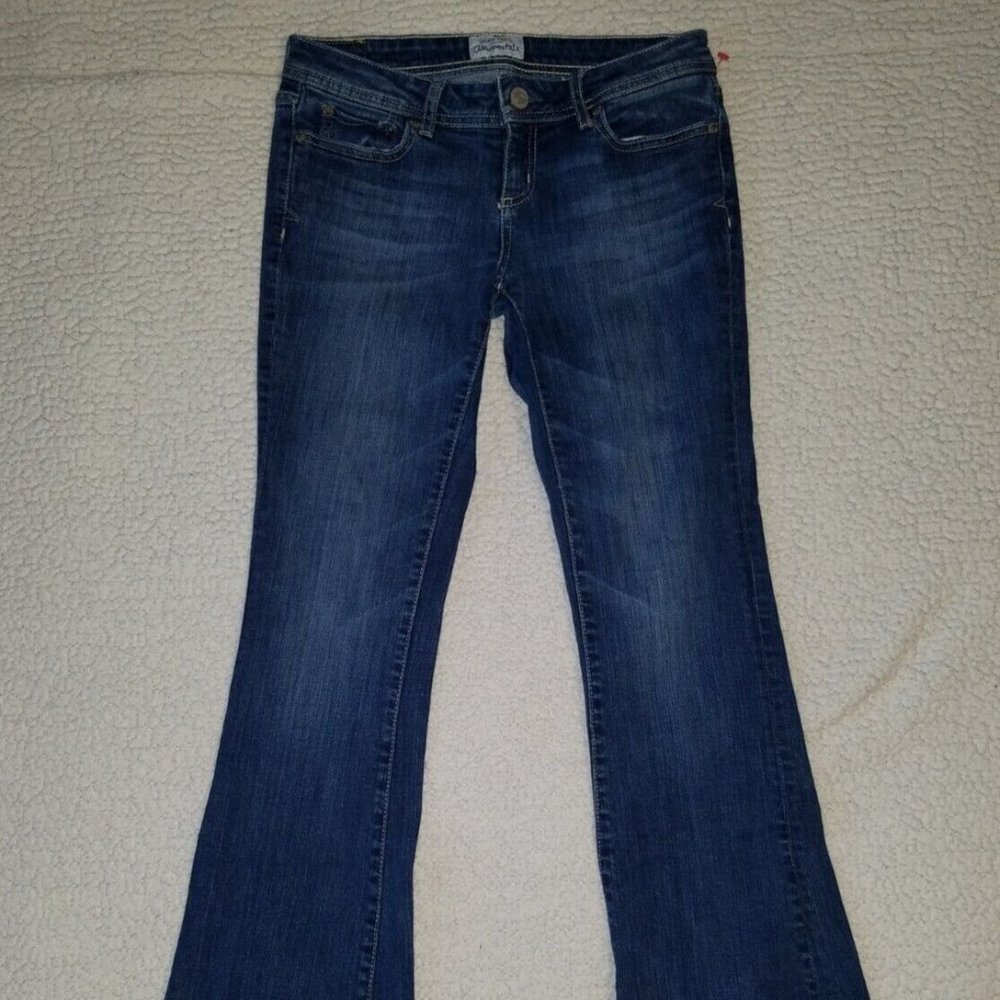 Aeropostale Women's 1/2 Regular Hailey Flare Jeans in Medium Wash